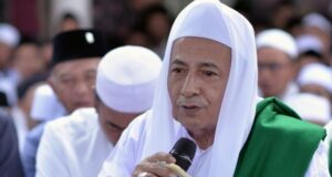 Meneladani Habib Luthfi dalam Hal Berbuka Puasa dan Sahur sumber: NU Online