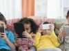 Gadget dan Anak Usia Dini: Kenalkan atau Hindarkan?