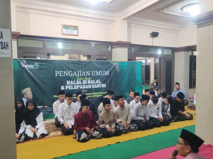 IPNU-IPPNU Wonokerto Batang Lepas 73 Santri ke Berbagai Pesantren