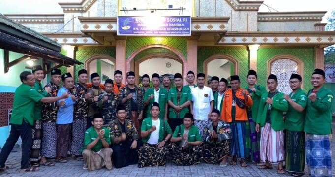 Sambut Harlah ke-90, PAC GP Ansor Tirto Pekalongan Ziarah ke Jatim dan Madura