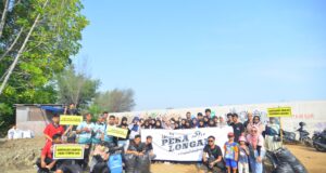 Peduli Lingkungan, Komunitas Insta Pekalongan Gelar Bersih Pantai