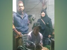 PCNU Batang Serahkan Kursi Roda untuk Penderita Stroke