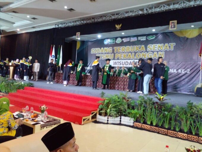 316 Wisudawan ITSNU Pekalongan Diminta Aktif Tebarkan Kebaikan Kepada Masyarakat