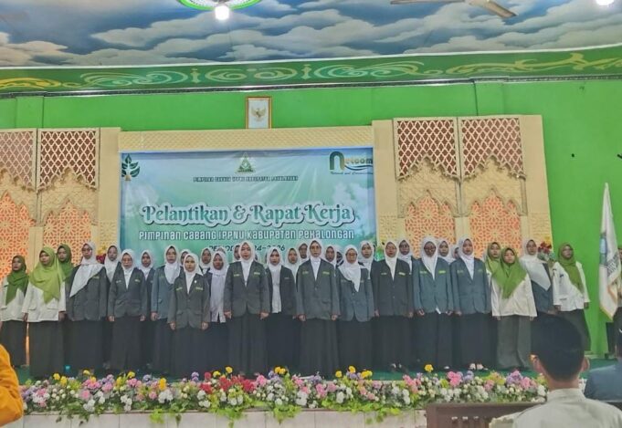 Resmi Dilantik, IPPNU Pekalongan Harus Jadi Kader Hebat