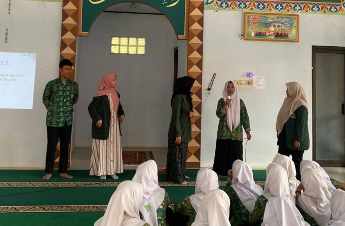 Pelatihan Public Speaking di SMK Ma’arif NU Kajen: Membangun Kepercayaan Diri dan Seni Berbicara yang Beretika