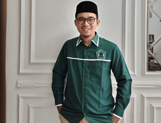 DULU DAN KINI: Menulis, Antara Cinta dan Tuntutan