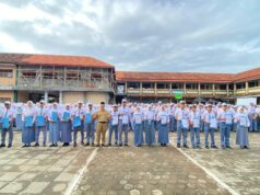 SMK Gondang Berikan Beasiswa untuk Siswa Berprestasi
