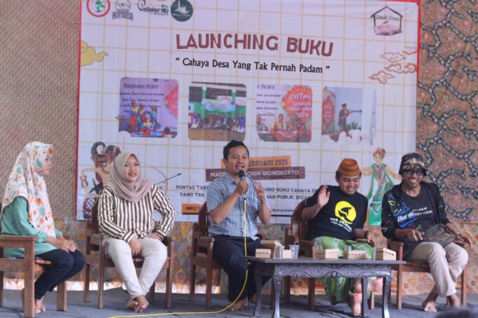 Peluncuran Buku ‘Cahaya Desa yang Tak Pernah Padam’, Upaya Omah Sinau Batang Tingkatkan Minat Baca Tulis Warga Desa