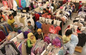 Outfit Lebaran: Tradisi, Tren dan Sikap Konsumtif