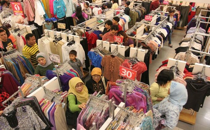 Outfit Lebaran: Tradisi, Tren dan Sikap Konsumtif