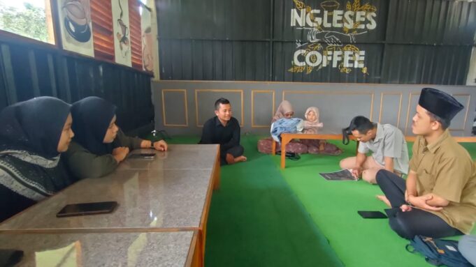 Silaturahmi dan Konsolidasi Arah Gerak FOKAL dalam Halal Bi Halal Alumni Lemah Abang