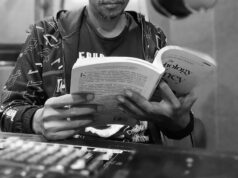 Ketika Membaca Buku Jadi Program Siaran Radio Baca Buku Jadi Program Siaran di Radio