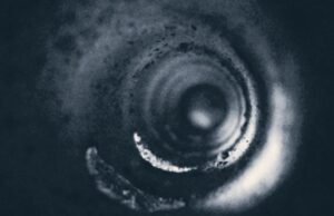 Masihkah Kita Mengenal Diri Kita? lubang