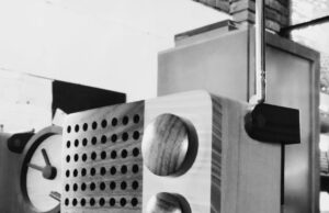 Cerita Kakek tentang Cucunya Radio kayu