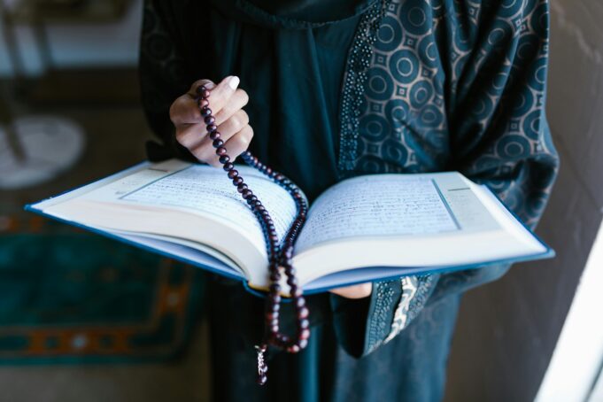 Iman sebagai Fondasi Ketahanan Tubuh: Tinjauan Psikoneuroimunologi dan Spiritualitas Islam