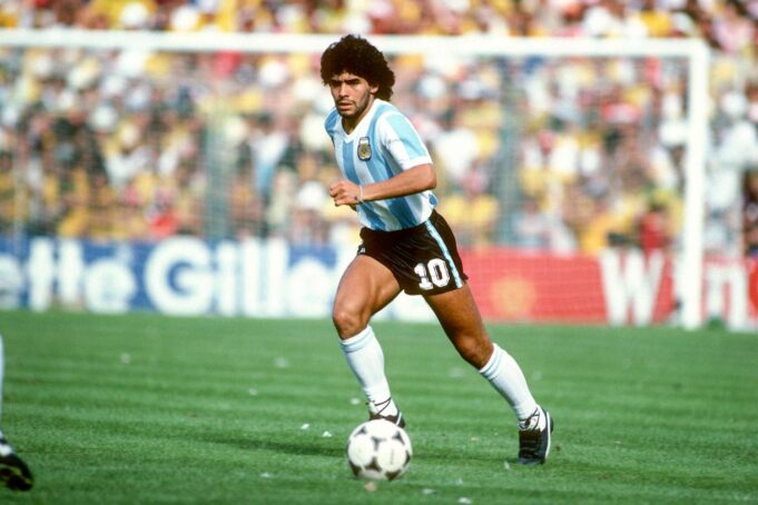 “Pangeran Dangdut” dan Maradona yang Melegenda