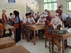 Mahasiswa KKN UIN Gus Dur Gelar Pelatihan Desain Grafis, Upaya Kembangkan Kreativitas Siswa