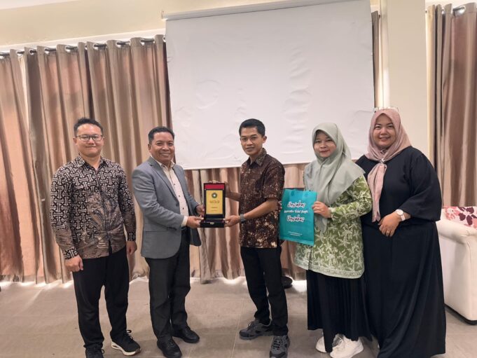 Dosen PGMI Unwahas Berikan Bekal Pemahaman Pembelajaran Mendalam Bagi Guru CLC di Malaysia