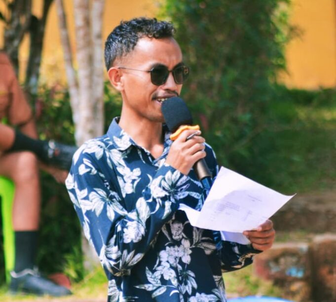 Pahlawan Itu Merawat Kemanusiaan