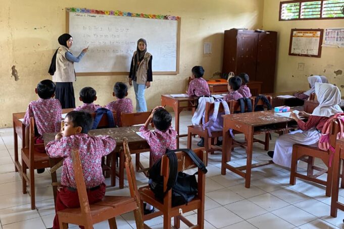 Menyulam Literasi: KKN UIN Gus Dur Beraksi di SD Kayugeritan