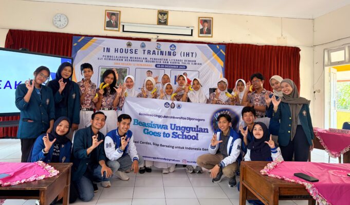 Komunitas BU Undip Dorong Siswa SMAN 12 Semarang Siap Kuliah dan Raih Beasiswa Unggulan