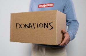 Dermawan di Mata Dunia tapi Lalai di Rumah Sendiri dalam Paradoks Moral dan Kegagalan Konstitusional Indonesia