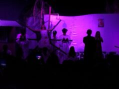 Panggung Teater dan Warung Makan