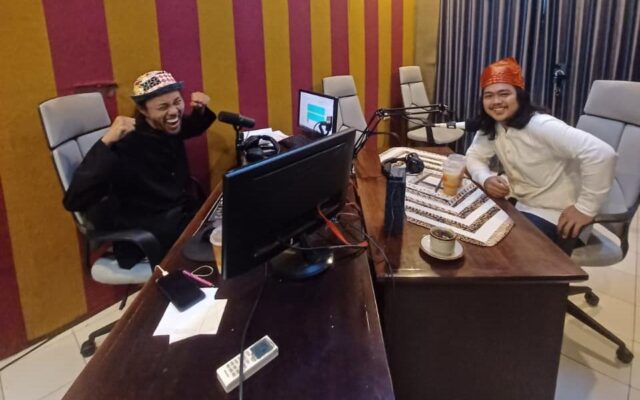 Ngobrol bareng Ade Damar pemilik Kedai Kopi Kawan, Kertijayan.