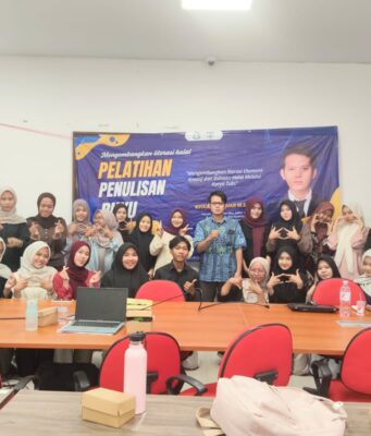 KSM-F Dustur Halal UIN Gus Dur Gelar Pelatihan Penulisan Buku, Dorong Lahirnya Penulis Muda