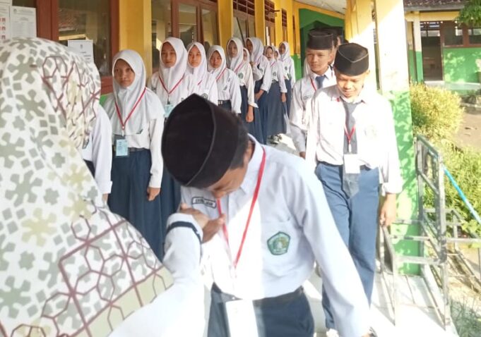 Nuansa Spiritual Warnai Ujian Madrasah MTs I’anah Futuhiyah Karangbrai Pemalang