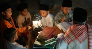Pesantren di Persimpangan: Antara Tradisi Kepatuhan dan Perlindungan Santri