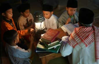 Pesantren di Persimpangan: Antara Tradisi Kepatuhan dan Perlindungan Santri