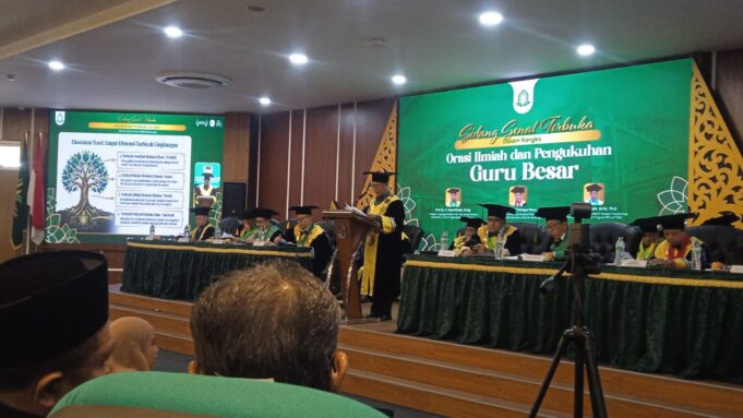 Prof. Abdul Khobir Usung Konsep Tarbiyah Lingkungan dalam Pengukuhan Guru Besar
