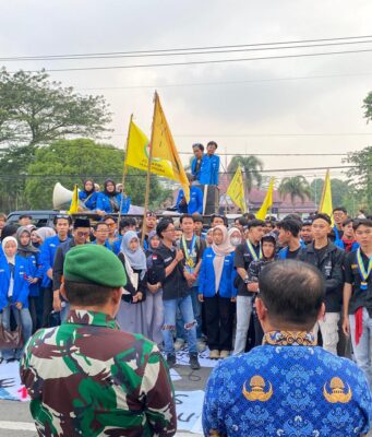 Ratusan Kader PMII Pekalongan Kepung Alun-Alun Kajen, Suarakan Jeritan Rakyat