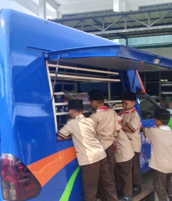 Perkuat Literasi, MIS Simbang Kulon 01 Undang Perpustakaan Keliling ke Madrasah