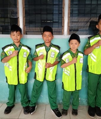 Kader UKS dan Polisi Kebersihan MIS Simbang Kulon 01 Giatkan Pembiasaan Hidup Bersih