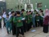 Guru Fikih Dampingi 43 Siswa MI Salafiyah Karangjompo Pekalongan Latihan Manasik Haji
