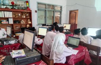 Dorong Generasi Melek Digital, MI Salafiyah Tanjung Pekalongan Rutin Gelar Pembelajaran TIK